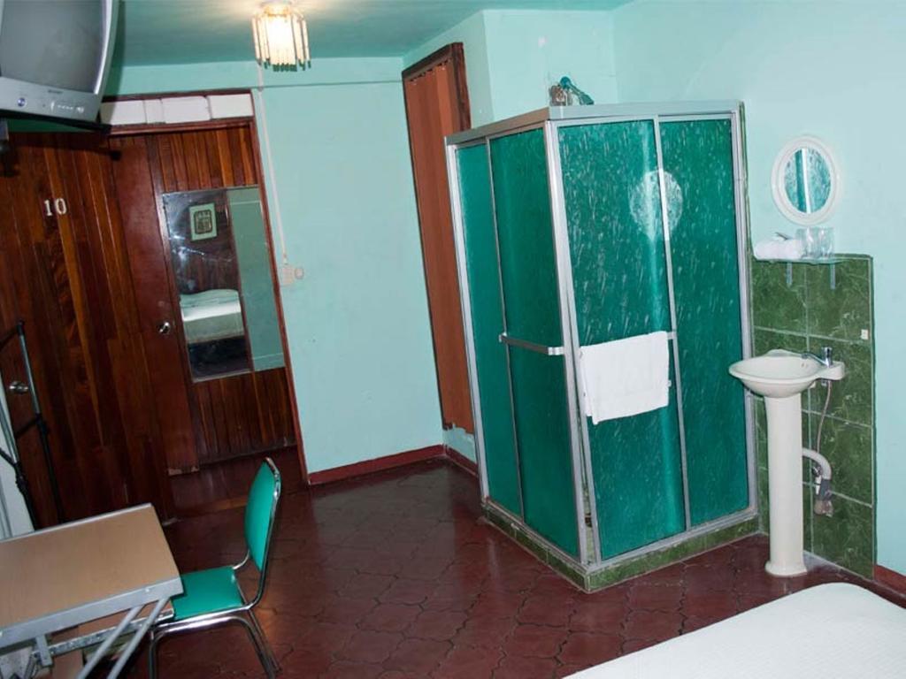 Hotel Jackie'S House Puntarenas Bilik gambar